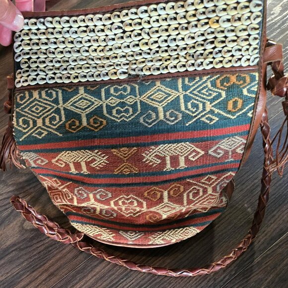 GAMMON SHIRE Genuine Leather Tribal Style Bucket Bag (Made in Indonesia) - Picture 8 of 10